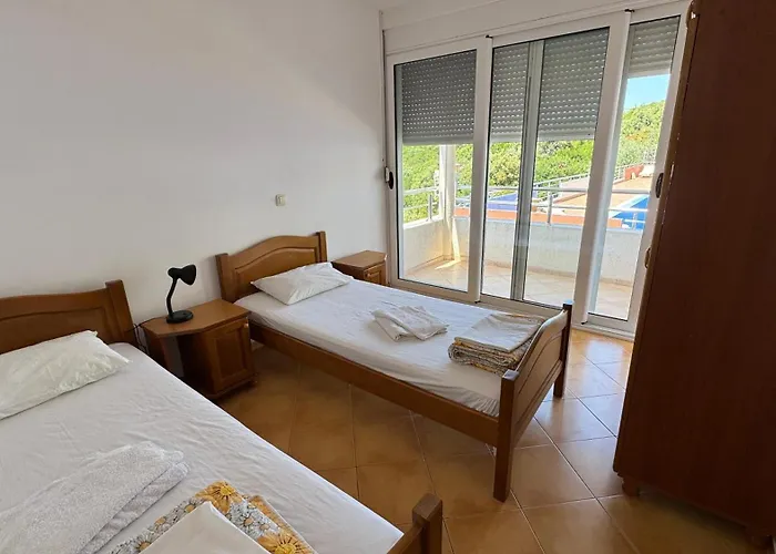 Apartments De Lara